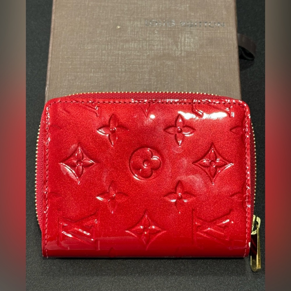 ❤️ Louis Vuitton Vernis Pomme d’Amour Zippy Wallet - Picture 2 of 9